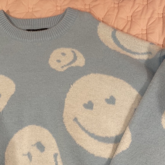 Forever 21 Blue and White Smiley Face Sweater - Picture 2 of 3